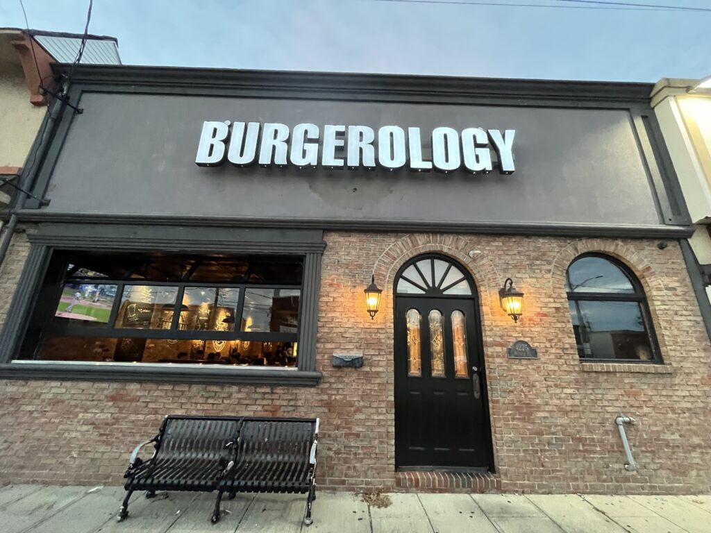 Burgerology Massapequa